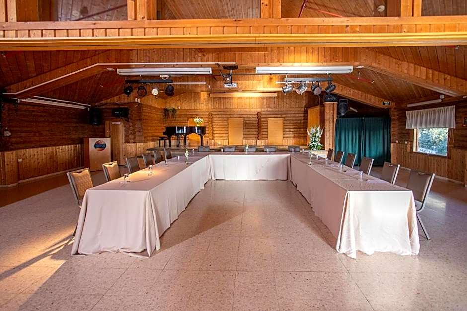 Logos hotel in Yad Hashmona