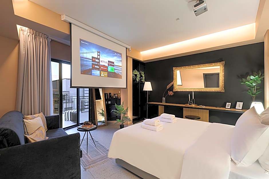 Clyde Athens by Nin&Bau