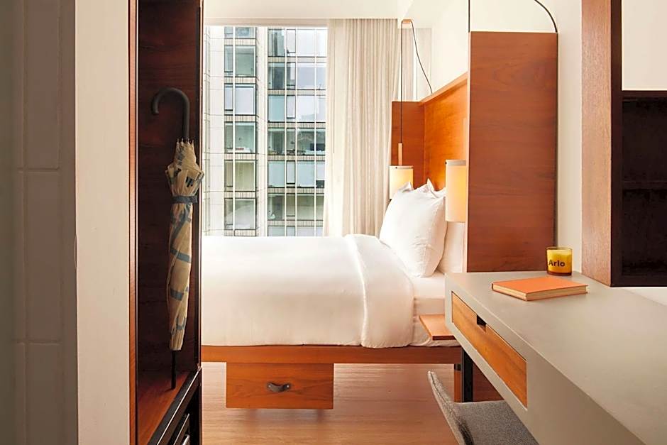 Foto 1 di 11 di 1 Queen Bed, Sky View