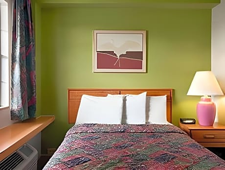 Days Inn by Wyndham West Memphis