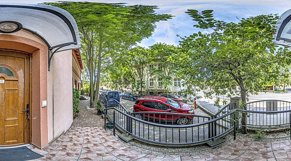 Napraforgó Wellness Ház és Panzió