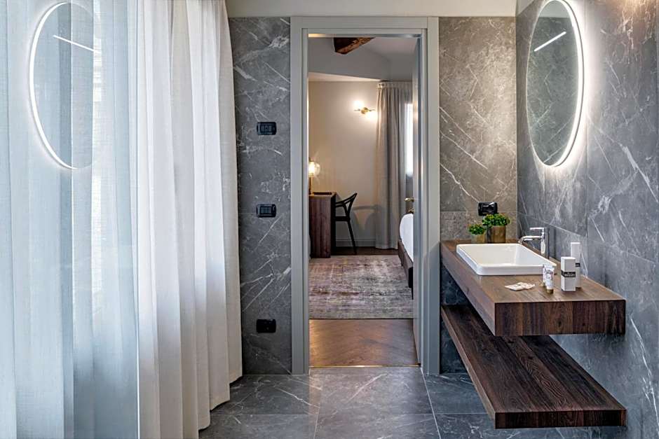 Porta Altinia Suites