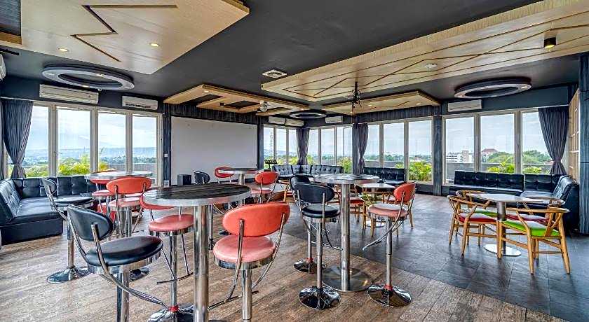 Ascent Hotel & Cafe Malang