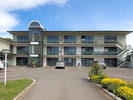 Gateway International Motel