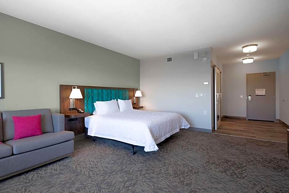 Hampton Inn By Hilton & Suites Edmonton St. Albert, AB