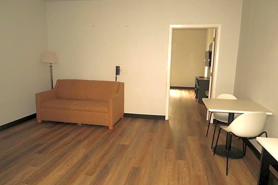 Studio 6 Elkhart, IN