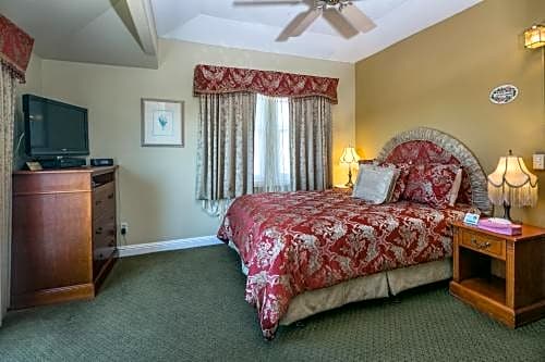Photo 1 of 4 of Standard Queen Room