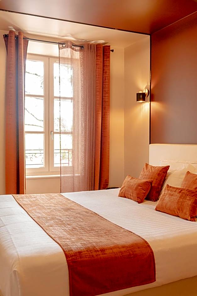 Demeures & Châteaux Auberge de la Tour - Hôtel & Restaurants - Marcolès Auvergne