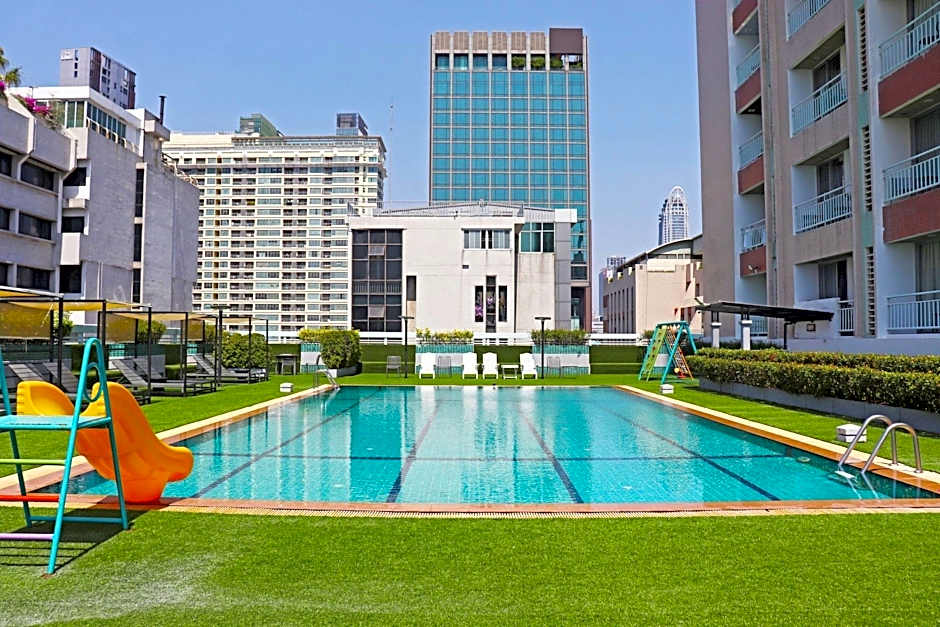 Evergreen Place Siam by UHG
