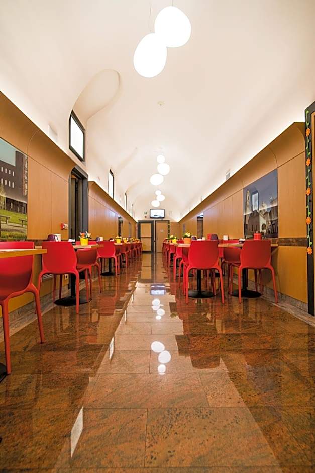 Le Petit Hotel