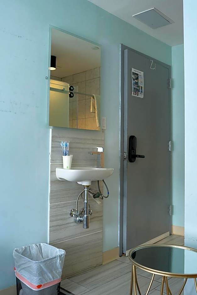 U Street Capsule Hostel