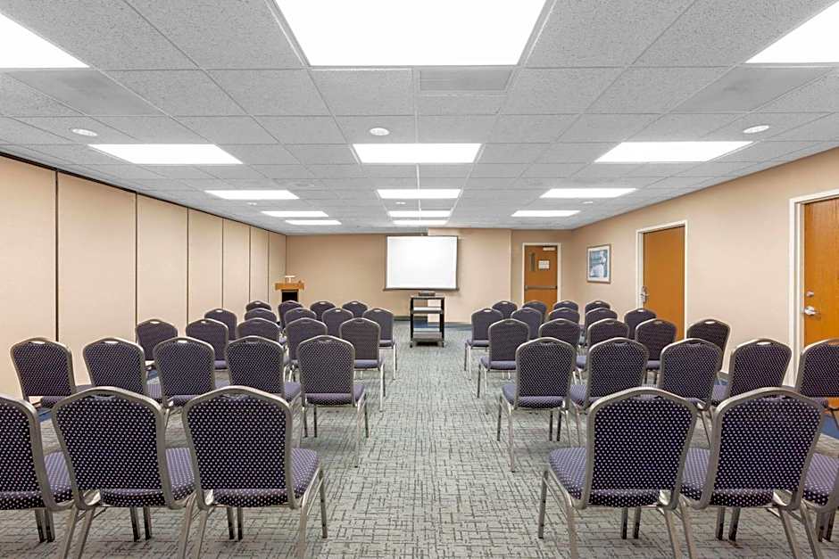 Baymont by Wyndham Des Moines Airport