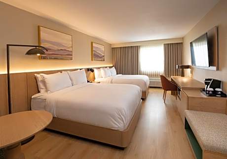 Queen Room with Two Queen Beds - Hearing Access