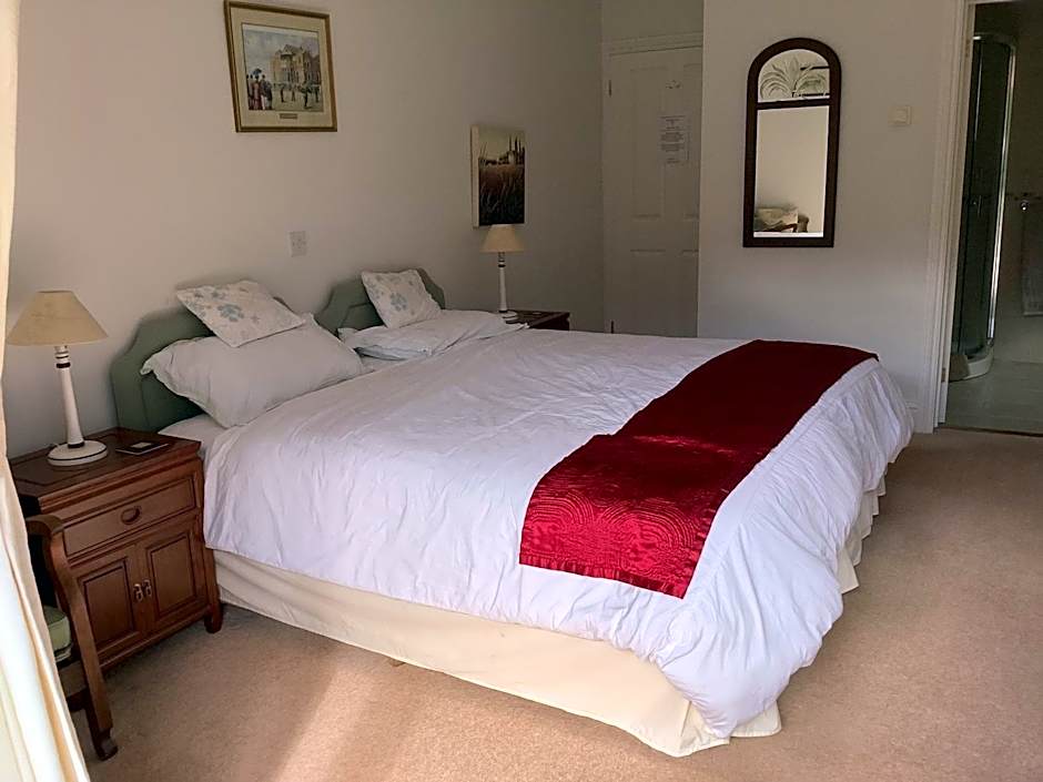 Photo 1 of 16 of 1 Double Bed or 2 Beds