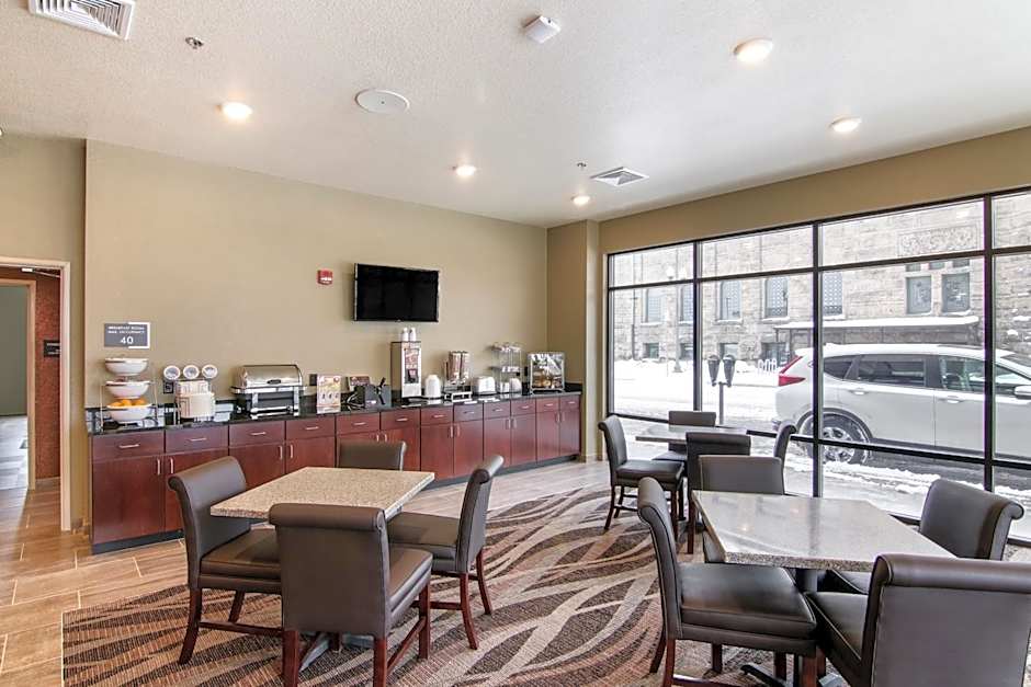 Cobblestone Inn & Suites - Menomonie/UW-Stout