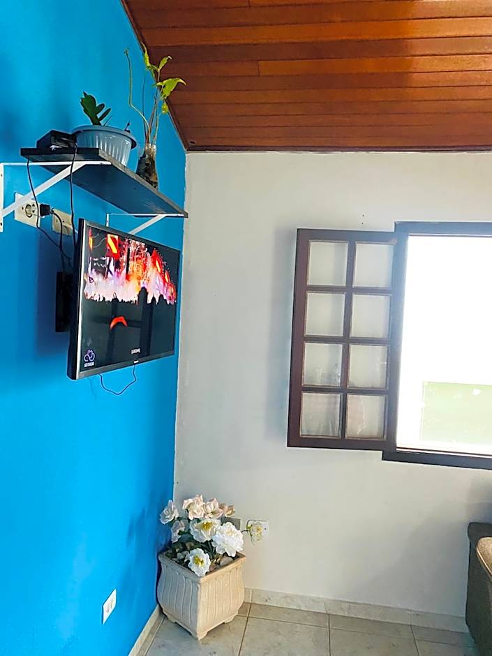 Chalé com churrasqueira - 50 metros da praia da Maranduba - Beira Mar