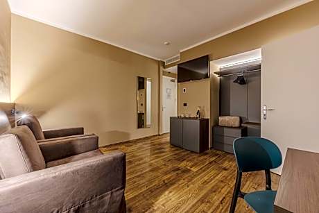 Suite with Lake View