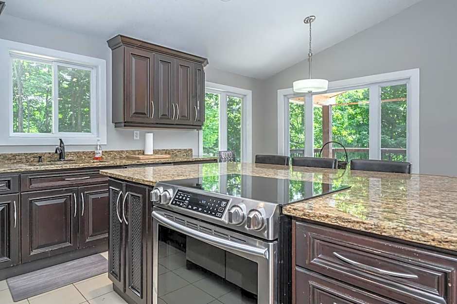 7-bed W Starlink , V-ball Near Beach!