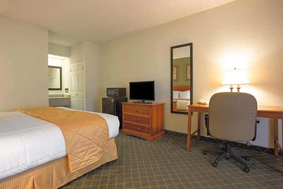 Clarion Inn & Suites Aiken