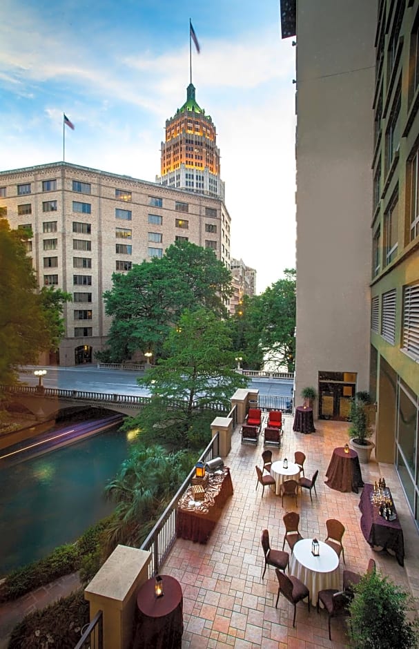 Hotel Contessa- Luxury Suites on the Riverwalk