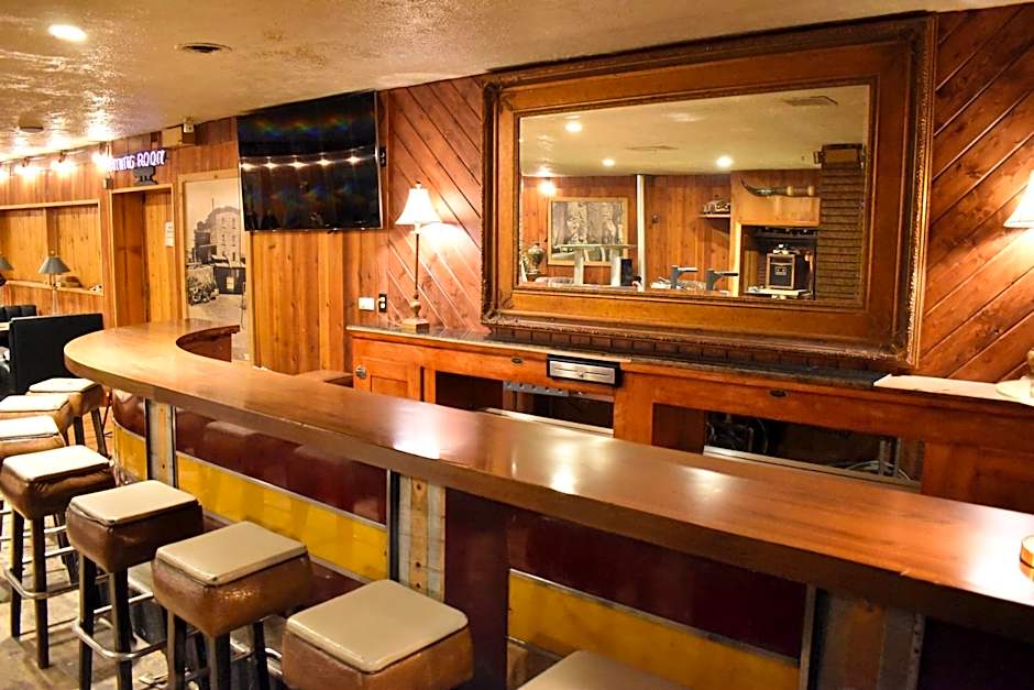 Silver Horseshoe Inn