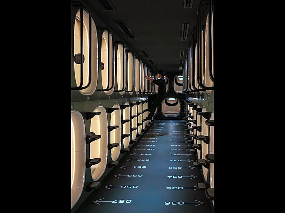 9h nine hours Shinagawa station for men 