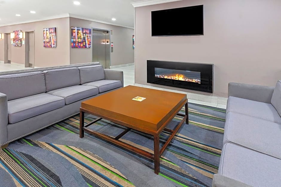 Holiday Inn Chicago/Oak Brook By IHG
