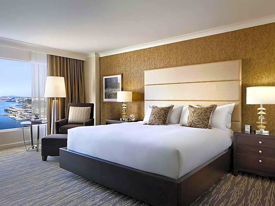 Photo 1 of 6 of Signature 1 King Bed, Harbor View