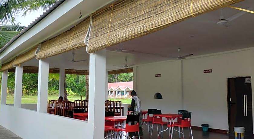 Hotel Exotica Squares