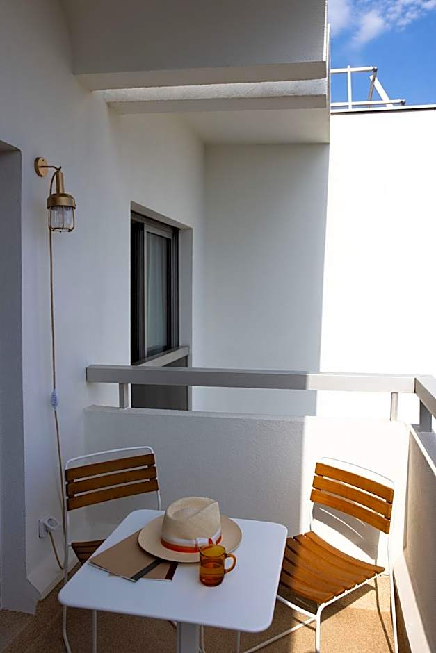 MOB HOTEL Cannes