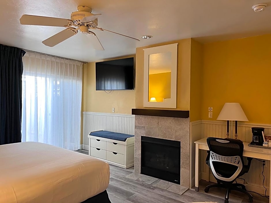 Monterey Bay Lodge