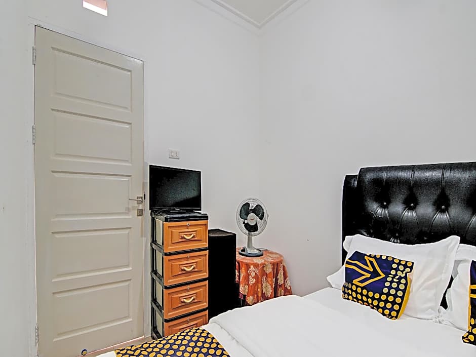 Hotel O Homestay Dinda Syariah Near Masjid Al Amin