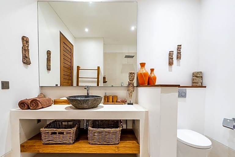 Flores Villa by Hombali