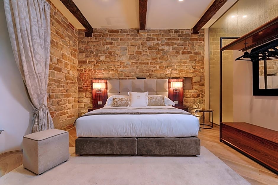 Donati Luxury Tower Suites
