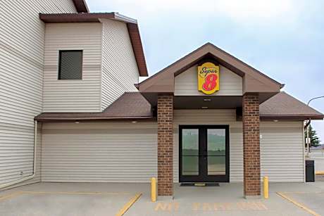 Super 8 by Wyndham Williston ND