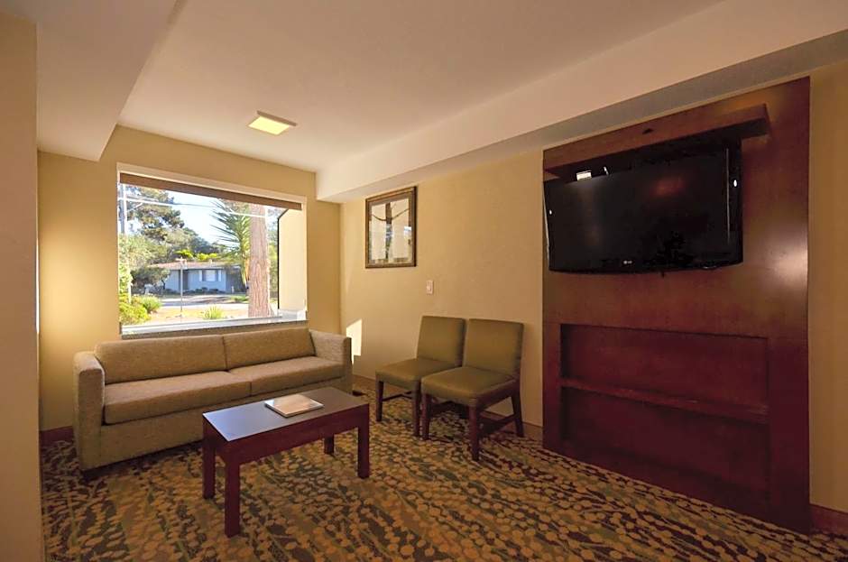 Best Western The Inn & Suites Pacific Grove