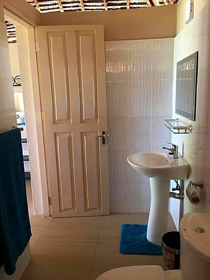 Driftwood Beach Lodge