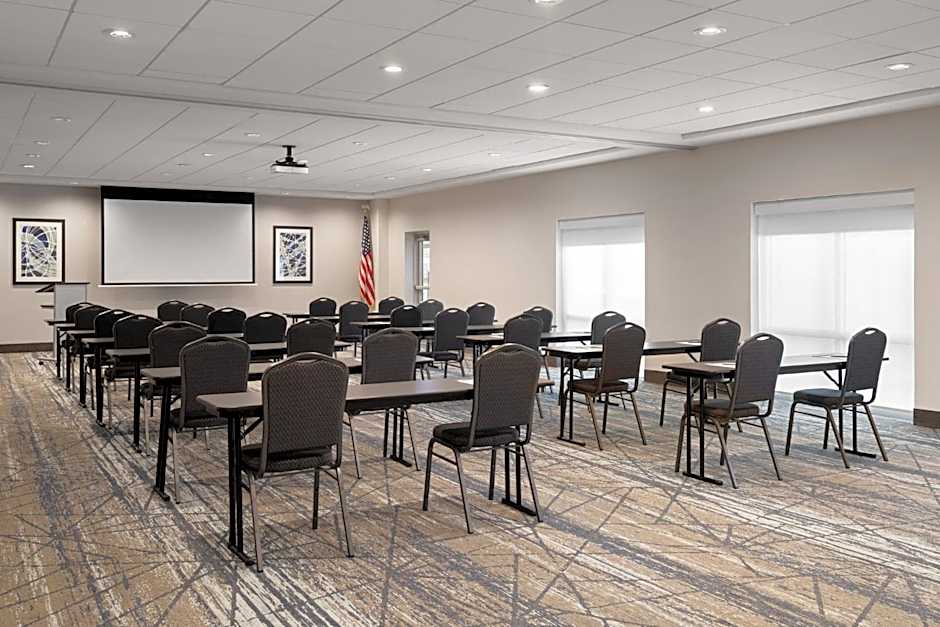 Holiday Inn Express & Suites Tampa East - Ybor City By IHG