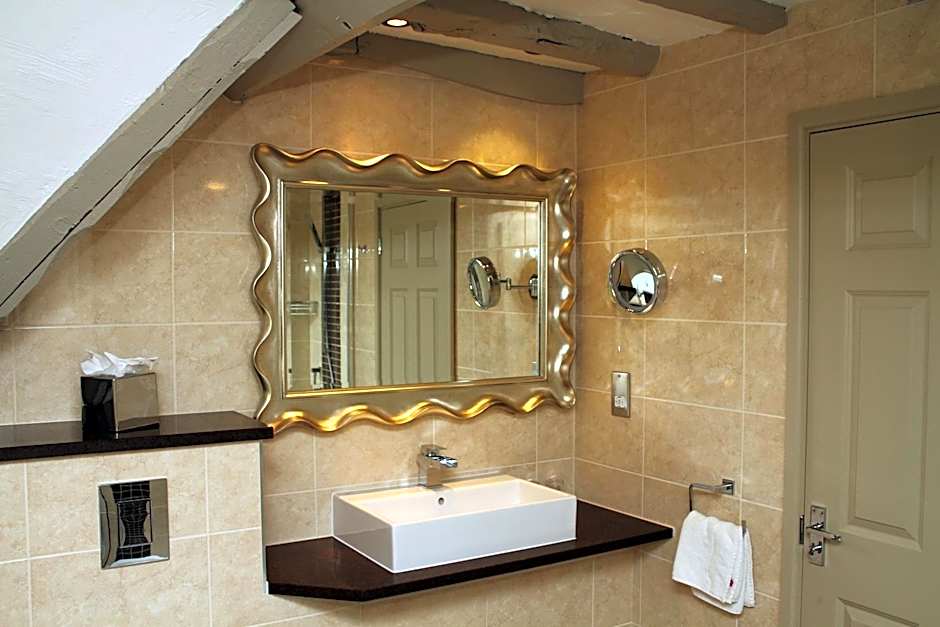 The Legacy Rose & Crown Hotel