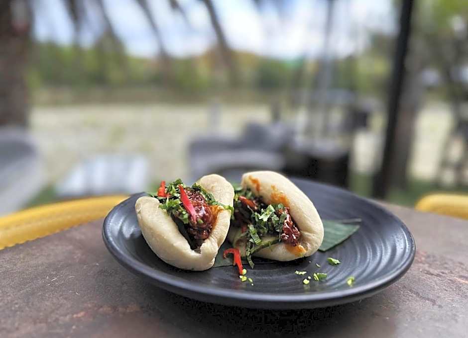 Trailways Hotel Nelson