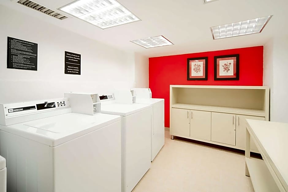 Hampton Inn By Hilton And Suites Mexico City