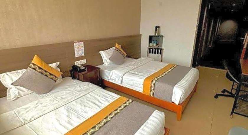 Grand Harbour Hotel