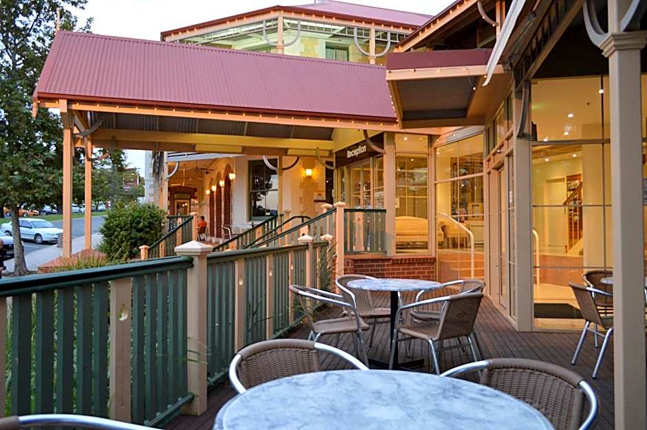 Loxton Community Hotel Motel