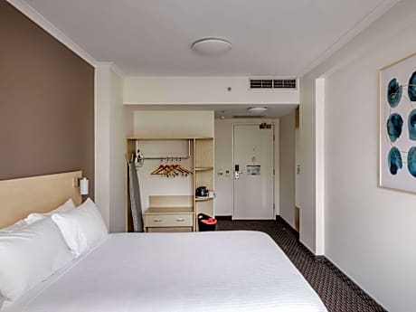 Standard Accessible Room 1 Double Bed