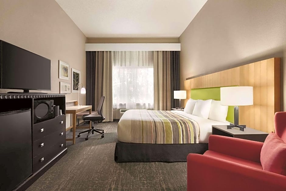 Photo 1 of 6 of 1 King Bed, Hearing Accessible