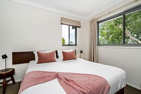 Three-Bedroom Apartment with Two Bathrooms