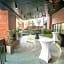 MCM Elegante Hotel & Suites