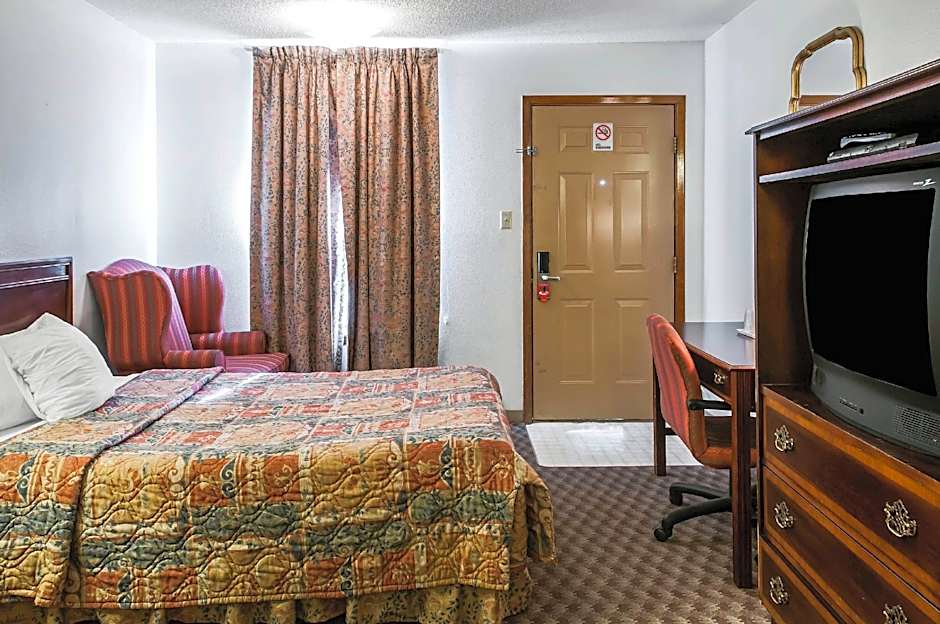 Econo Lodge Eagle Nest