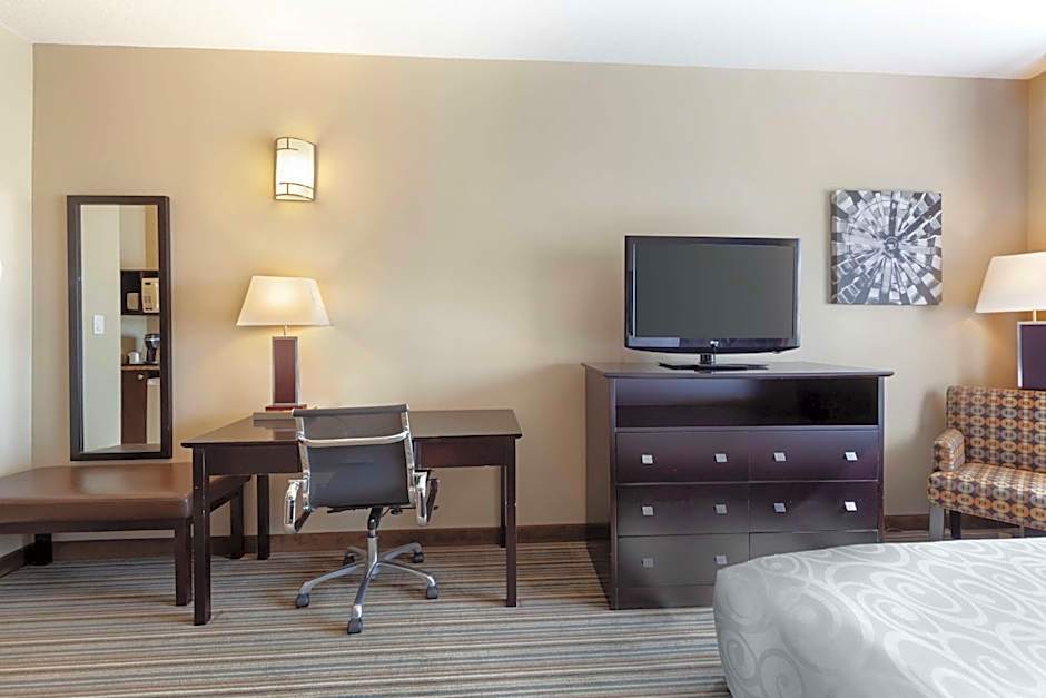Best Western Plus Peace River Hotel & Suites