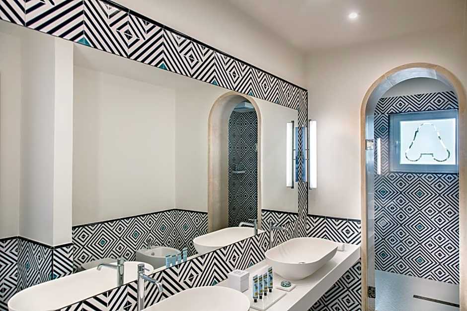 Pazziella Garden & Suites